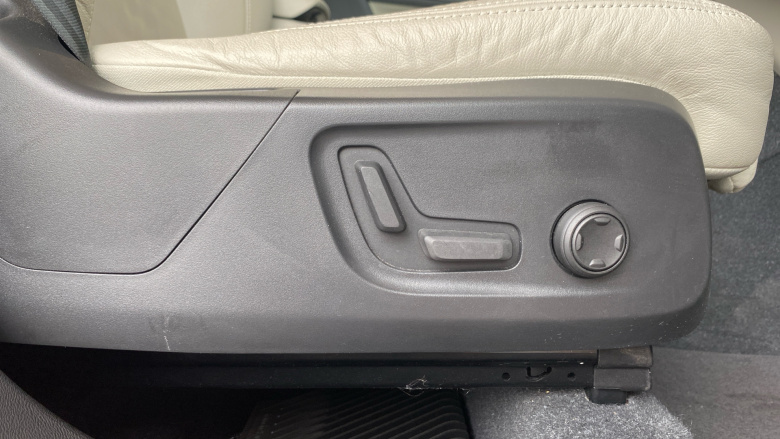 Volvo Xc40 1.5 T5 Recharge PHEV Ultimate Dark 5dr Auto Estate